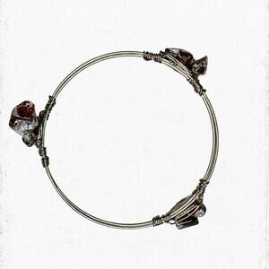 794gc. Brown Glass Wire Bracelet